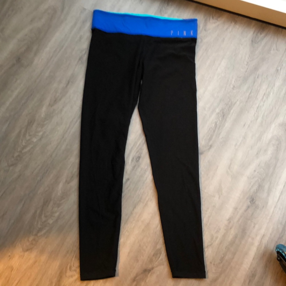 Reversible leggings with minor piling